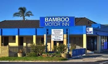 Bamboo Motor Inn Лейкс-Ентранс Екстер'єр фото