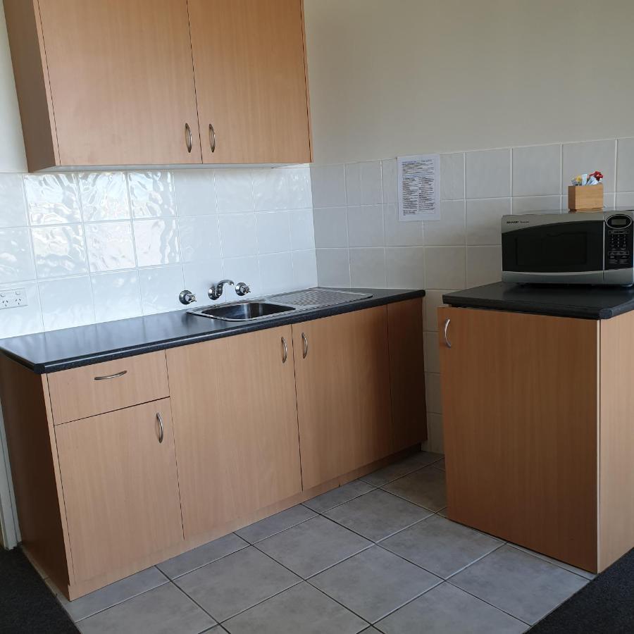 Bamboo Motor Inn Лейкс-Ентранс Екстер'єр фото