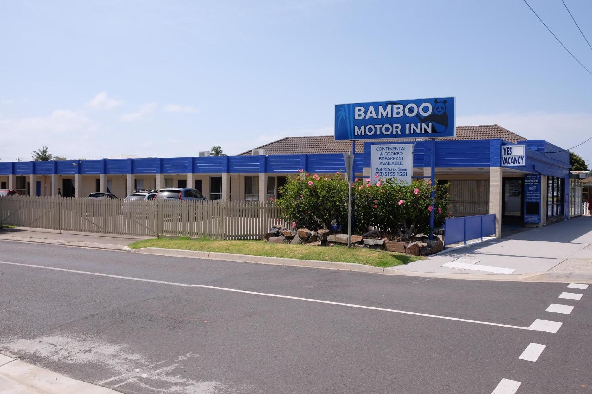 Bamboo Motor Inn Лейкс-Ентранс Екстер'єр фото