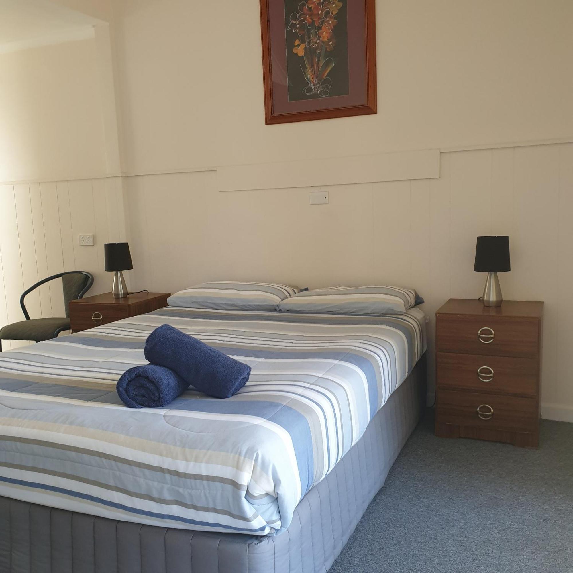 Bamboo Motor Inn Лейкс-Ентранс Екстер'єр фото